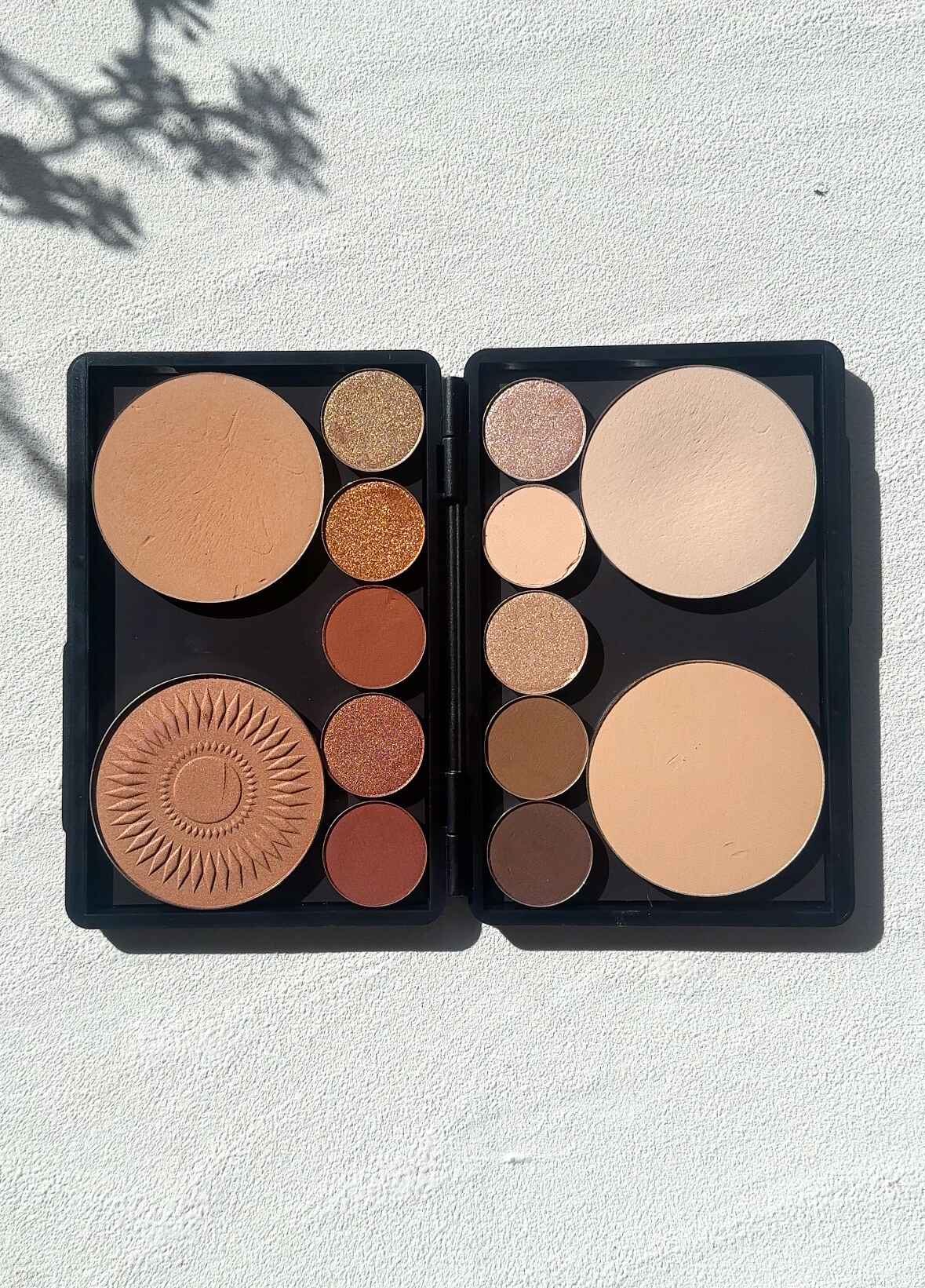 Clash Beauty Matte Black Double Sided Empty Eyeshadow Magnetic Makeup Palette for Makeup Artists. Image shows 4 Face Makeup Powders and 10 Round Eyeshadows. 