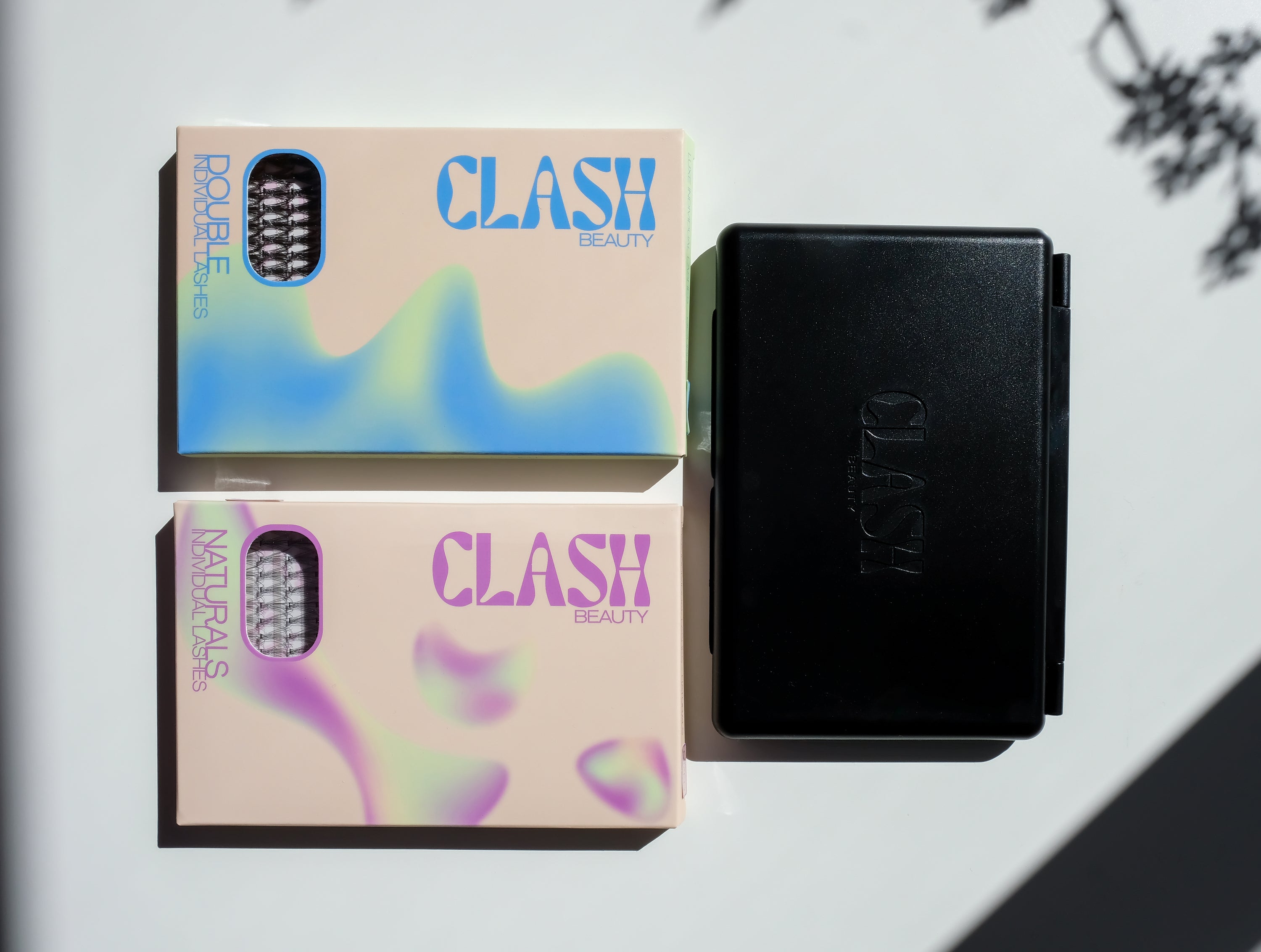 The Magnetic Palette + 2 Lash Refills Mix 'N' Match Bundle